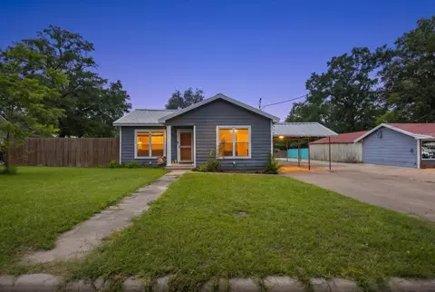 505 N Daniels St, Carthage, TX 75633