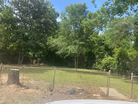 715 Pecan, Longview, TX 75601