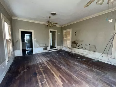 Living - 509 E Young, Longview, TX 75602 photo 4 of 4
