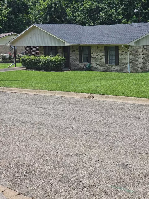 308 Bounds St, Carthage, TX 75633