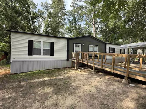 1180 N Lori Ln, Waskom, TX 75692