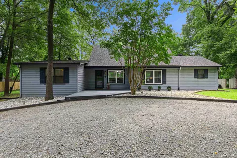 1073 S Lake Dr, Gladewater, TX 75647
