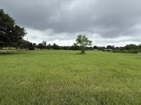 411 Lincoln Spgs, Gladewater, TX 75647