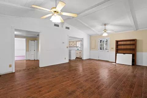 211 E Bonham, Jefferson, TX 75657 photo 25