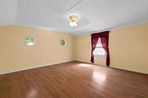 211 E Bonham, Jefferson, TX 75657 photo 32