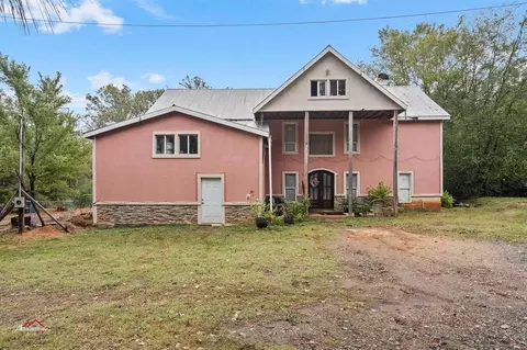 220 Ellis Dr, Waskom, TX 75692