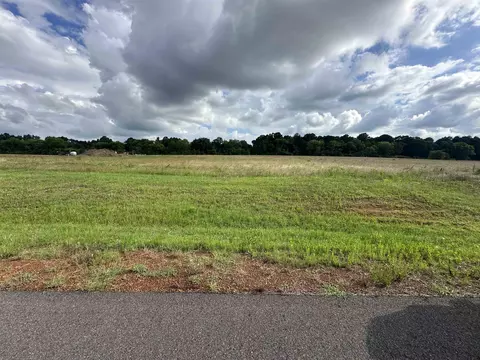 154 Brightside Trl, Kilgore, TX 75662