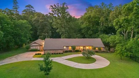 1325 Yates Dr, Longview, TX 75601