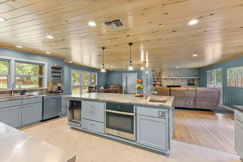 Kitchen - 28 Rambling Rd, Longview, TX 75604 photo 5 of 8