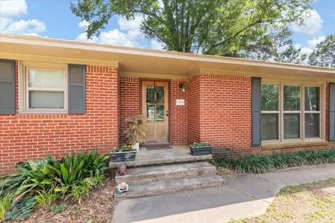 Exterior - 28 Rambling Rd, Longview, TX 75604 photo 2 of 13
