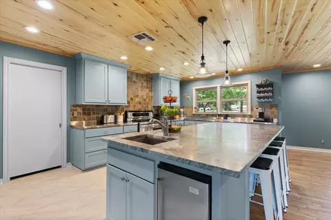 Kitchen - 28 Rambling Rd, Longview, TX 75604 photo 3 of 8