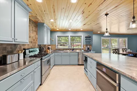 Kitchen - 28 Rambling Rd, Longview, TX 75604 photo 4 of 8