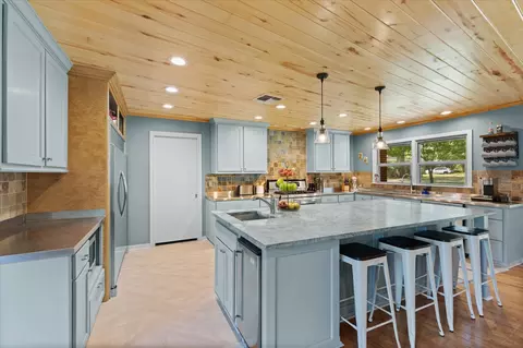 Kitchen - 28 Rambling Rd, Longview, TX 75604 photo 2 of 8