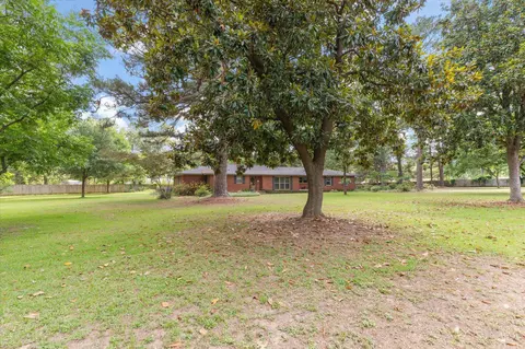 Exterior - 28 Rambling Rd, Longview, TX 75604 photo 9 of 13