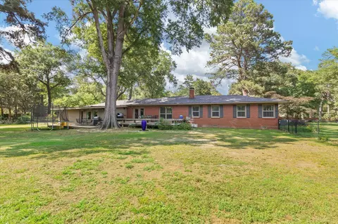Exterior - 28 Rambling Rd, Longview, TX 75604 photo 6 of 13