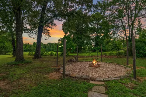 208 Fairview Dr, Longview, TX 75604 photo 45