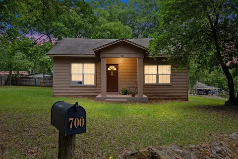 700 Wood St, Gladewater, TX 75647