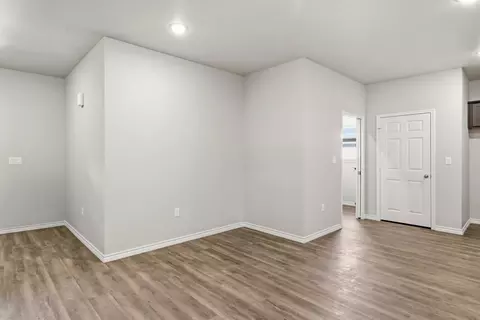 Living - 514 Ranier, Longview, TX 75604 photo 5 of 5