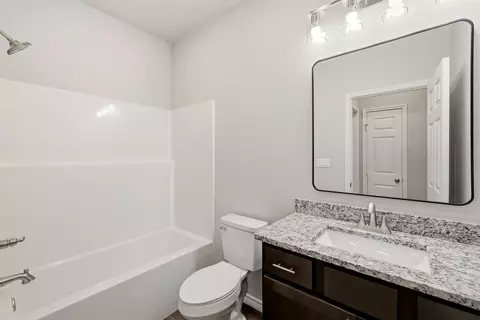 Bath - 514 Ranier, Longview, TX 75604 photo 2 of 2