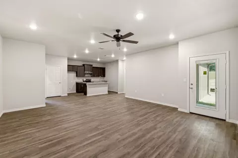 Living - 514 Ranier, Longview, TX 75604 photo 1 of 5