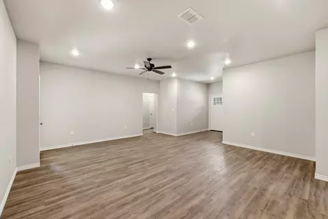 Living - 514 Ranier, Longview, TX 75604 photo 3 of 5