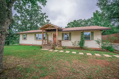 400 Fenton Rd, Longview, TX 75604