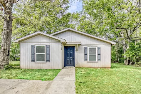 2115 Victory, Longview, TX 75602