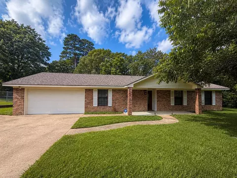 117 Sugar Creek Dr, Marshall, TX 75672