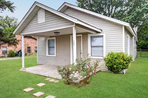 703 N Rodeo St, Gladewater, TX 75647