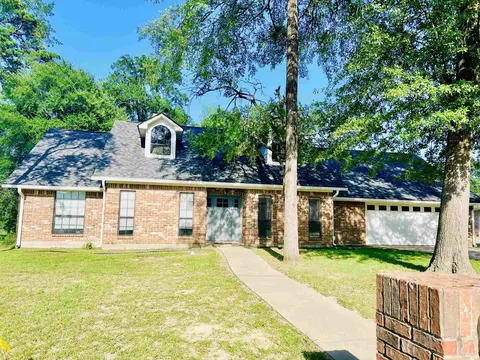 1021 University Dr, Carthage, TX 75633