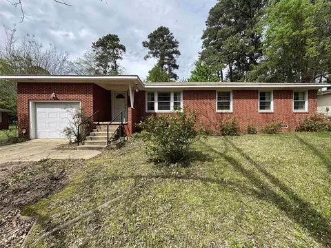 836 Pine St, Gilmer, TX 75644