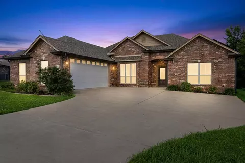 124 Lakeway, Longview, TX 75604