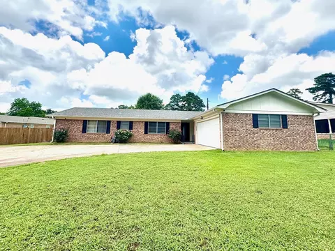 1522 Duncan, Henderson, TX 75654