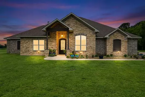 125 Clover Ln, Diana, TX 75640
