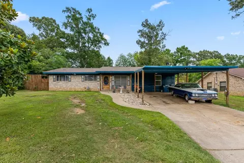 112 N Thomas Rd, White Oak, TX 75693