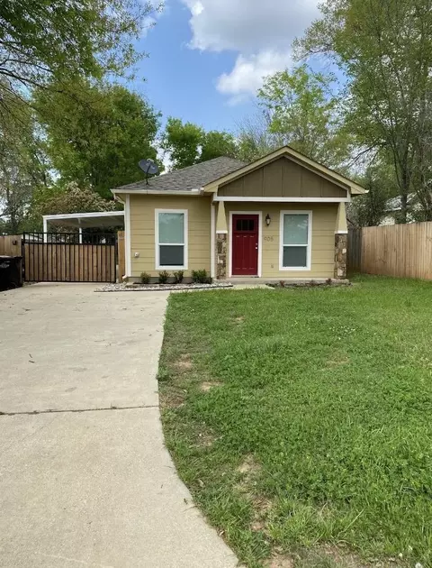 905 Wilson, Longview, TX 75601