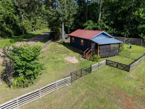 200 Dog Wood Dr, Jefferson, TX 75657