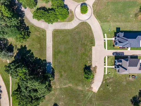 105 Winding Oaks Dr, Bullard, TX 75757