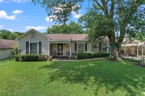 406 W Hill St, Carthage, TX 75633