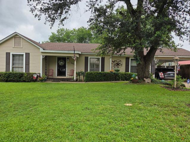 406 W Hill St, Carthage, TX 75633