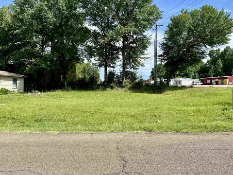 100 E Pirate Ave, Longview, TX 75604