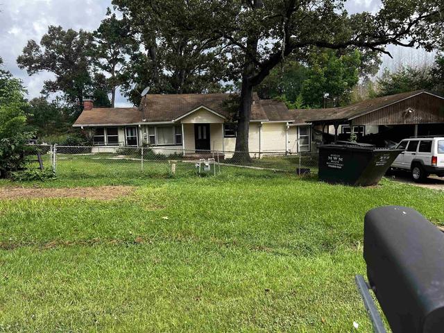 5029 State Hwy 7 E, Center, TX 75935