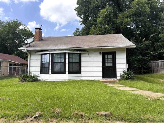 414 W 4th St, Mount Pleasant, TX 75455