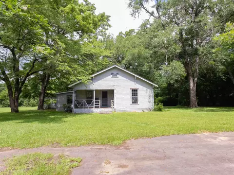 1401 Nix St, Daingerfield, TX 75638