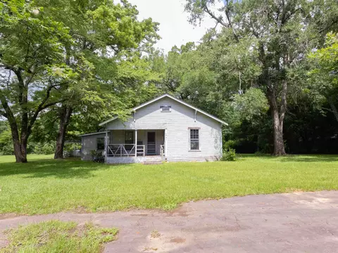 1401 Nix St, Daingerfield, TX 75638