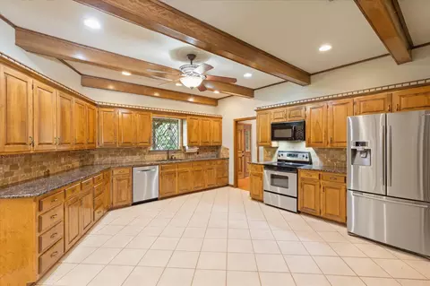 806 Toler Ct, Longview, TX 75604 photo 9