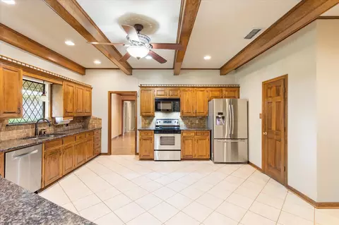 806 Toler Ct, Longview, TX 75604 photo 10