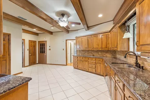 806 Toler Ct, Longview, TX 75604 photo 11