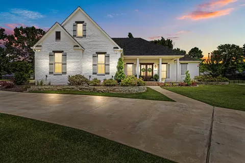 3011 W Queens Way, Marshall, TX 75672