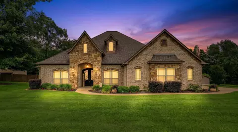 235 Kayla Ln, Longview, TX 75602